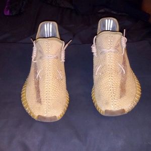 Yeezy Boost 350 v2